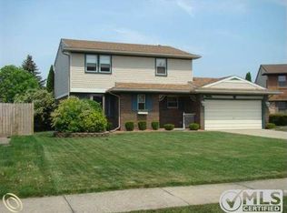 17800 Tesch Ct, Brownstown, MI 48193