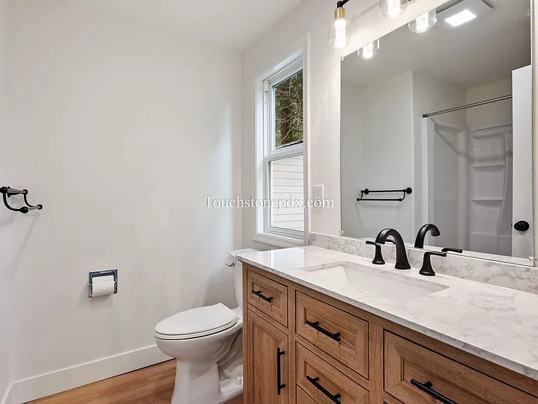 20160 Quinalt Dr — Photo 19