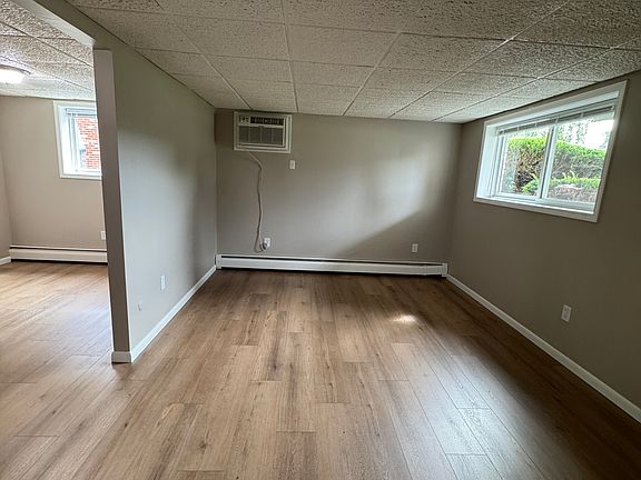 2nd image of 59 Mead St APT 2