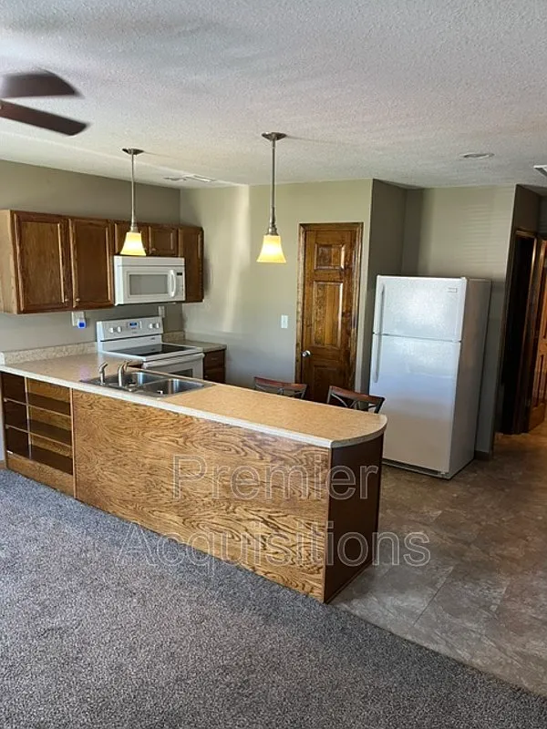 1 bed, 1.0 bath, $750 — Photo 3