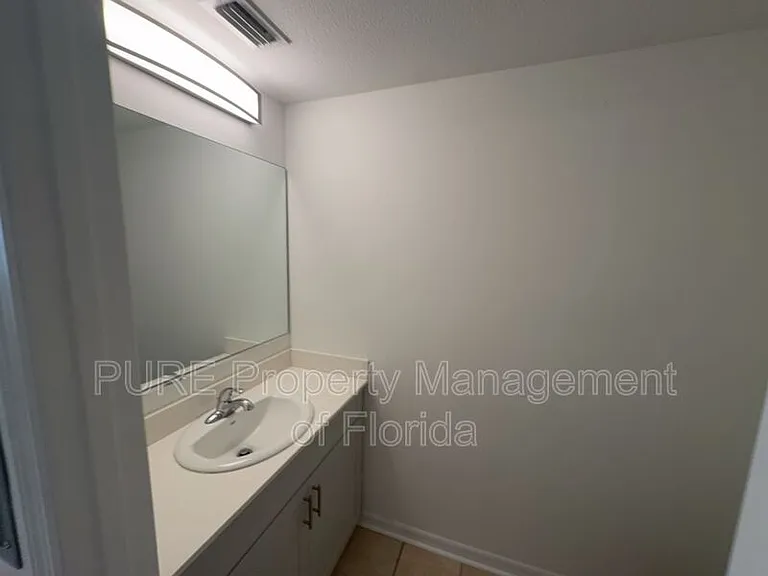 339 NE Sanchez Ave #103 — Photo 30