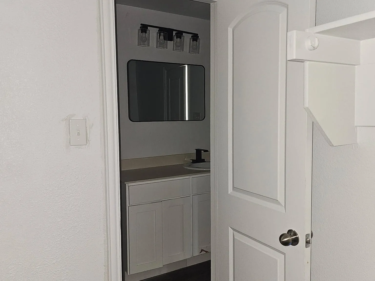 3 bed, 1390 sqft, $1,900 — Photo 4