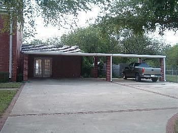 2nd image of 3221 Seymour Rd