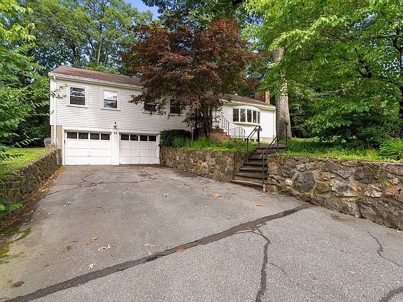 2nd image of 44 Windemere Rd