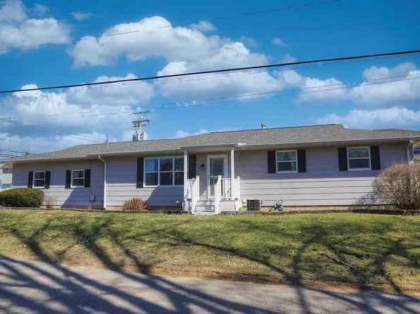 10 S Mickley St, Danville, OH 43014