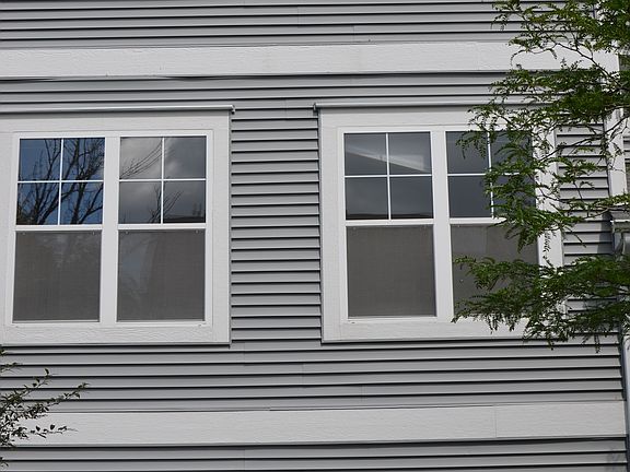 2nd image of 560 Shoreline Dr