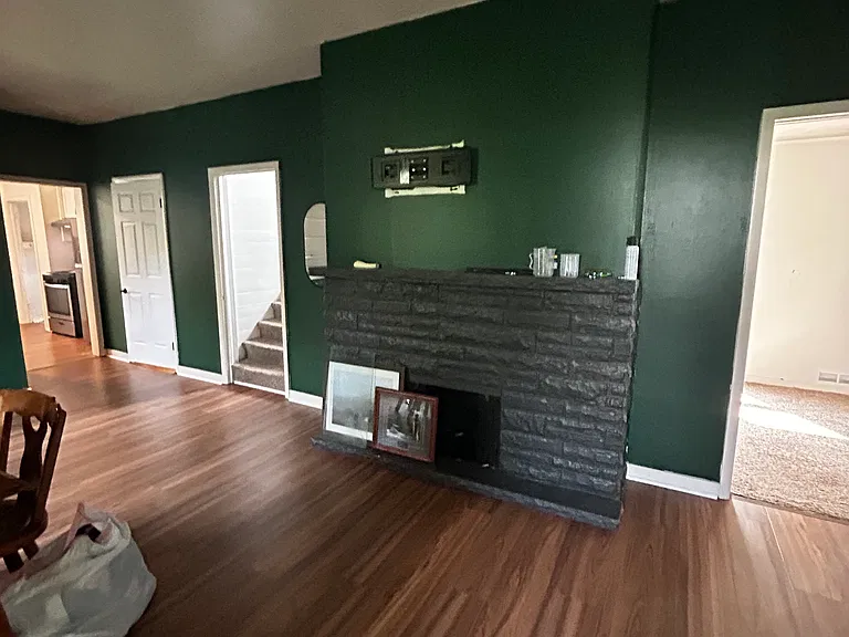 1437 W Bent Ave — Photo 8