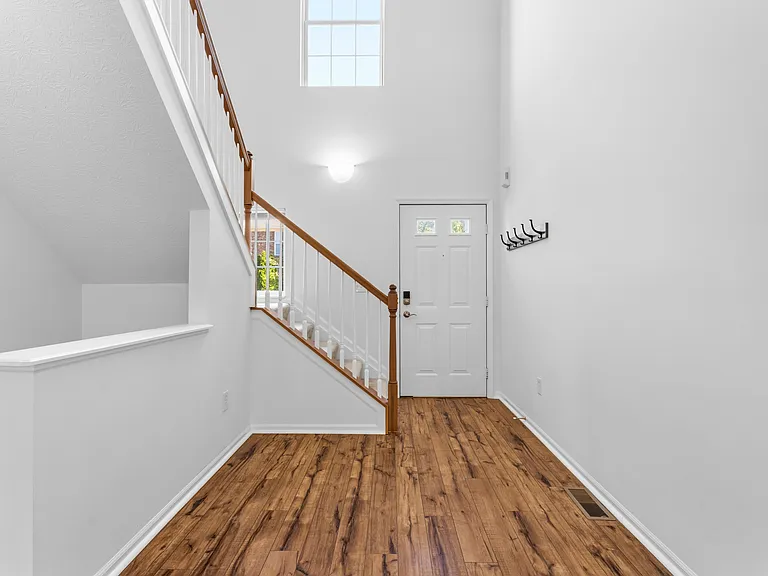 1113 Green Knoll Dr — Photo 7