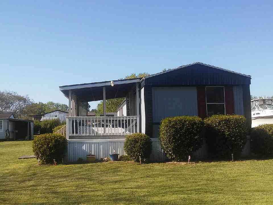 2nd image of 115 Butler Ln
