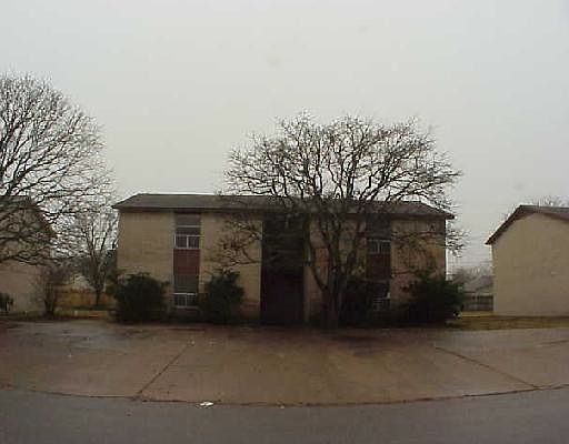 1st image of 2710 Evergreen Cir APT B