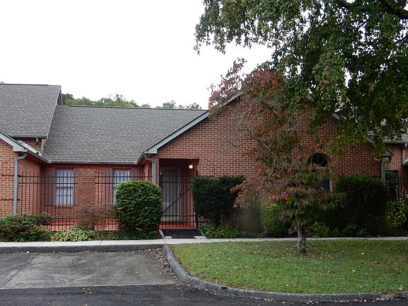 2nd image of 1006 Fairgrounds Ct