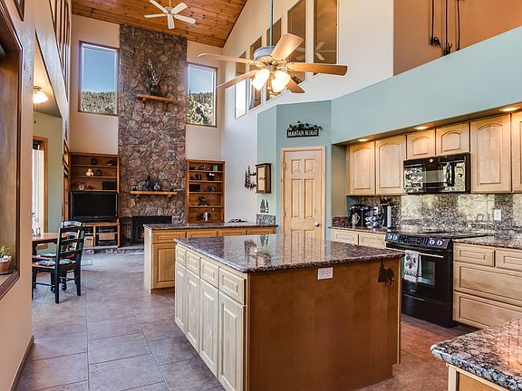 5th image of 1005 Aspen Pl