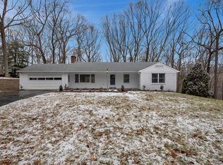 14 Boxwood Ln, Norwich, CT 06360