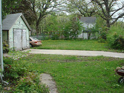 2nd image of 910 11th St NW