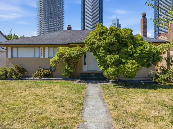4656 Brentlawn Dr, Burnaby, BC V5C 3V2
