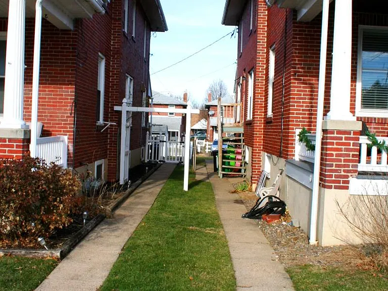 117 W Walnut St #1 — Photo 5