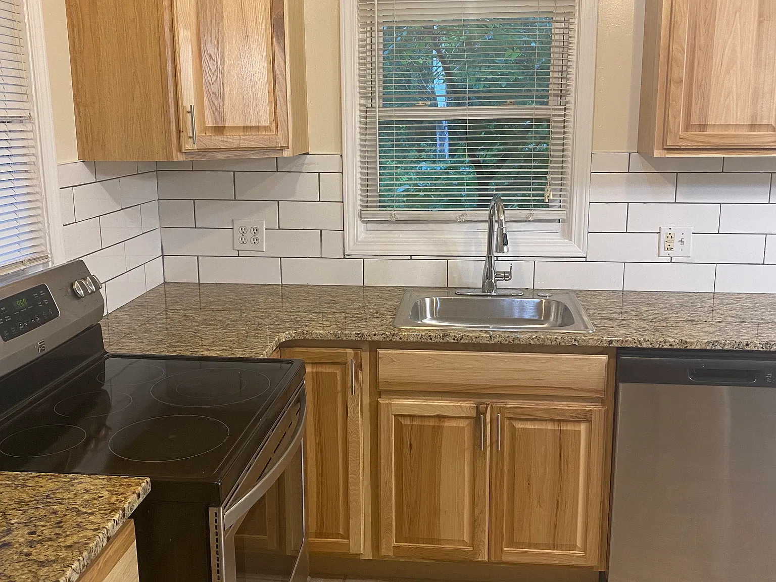 2 bed, 779 sqft, $1,100 — Photo 4