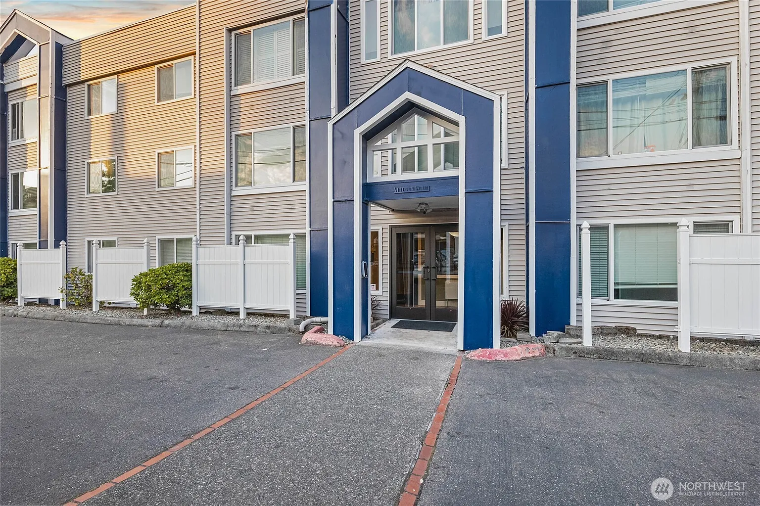 25 N Broadway #206 photo 1