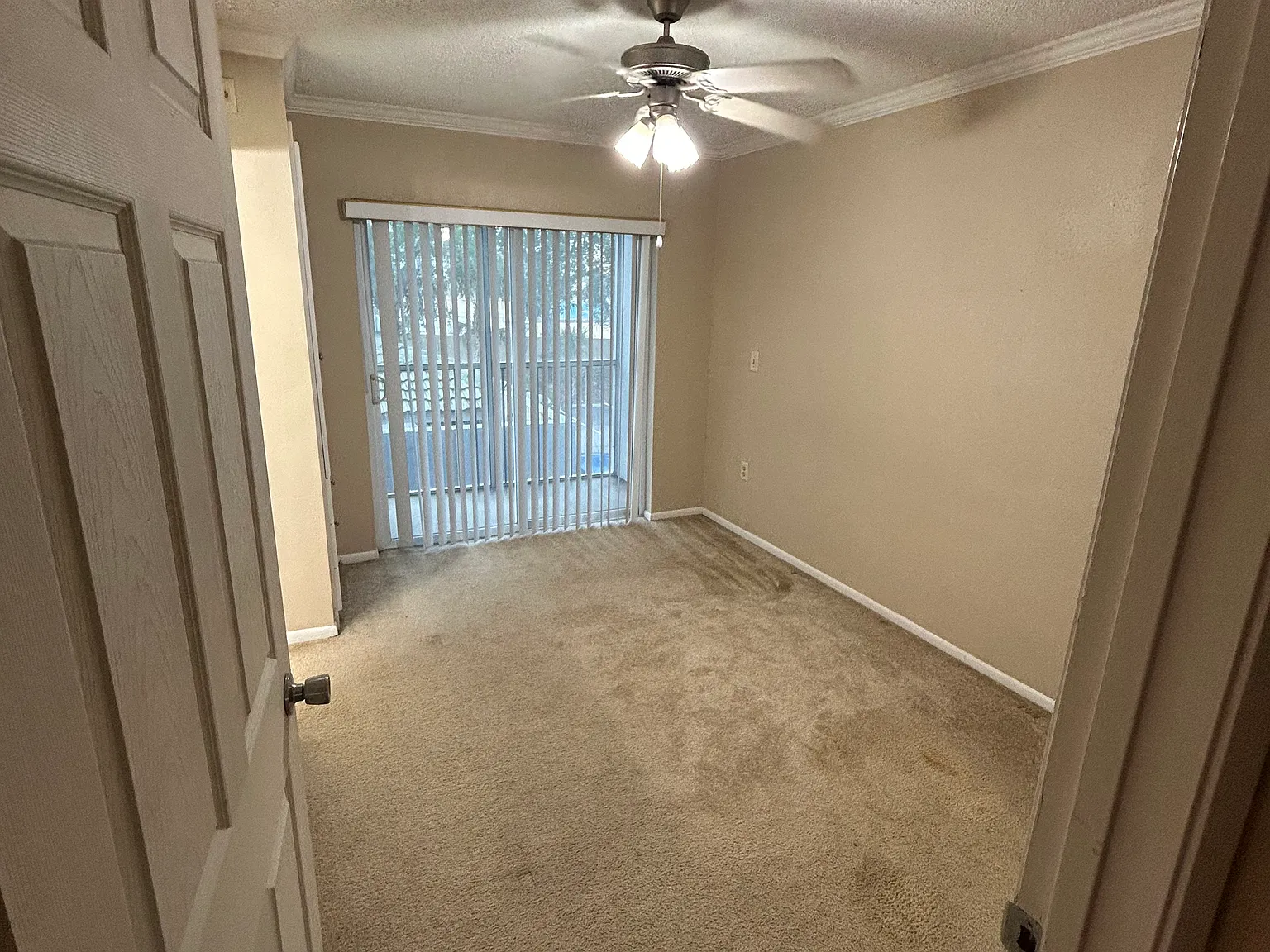 2 bed, 992 sqft, $1,300 — Photo 2
