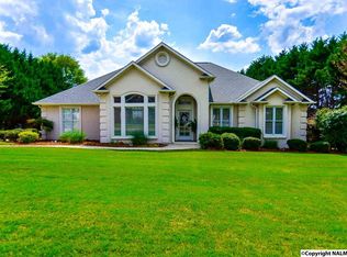 81 Deerfield Dr, Decatur, AL 35603