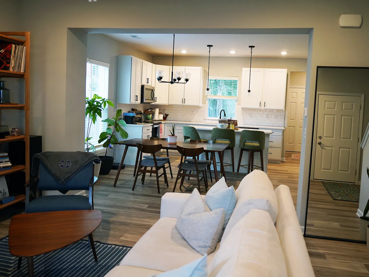 3 bed, 2.5 bath, 1500 sqft, $3,000 — Photo 2