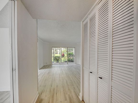 5th image of 3810 Via Poinciana APT 101