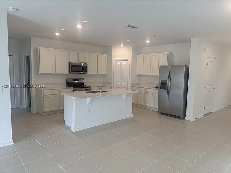 5423 Meadow Walk — Photo 3