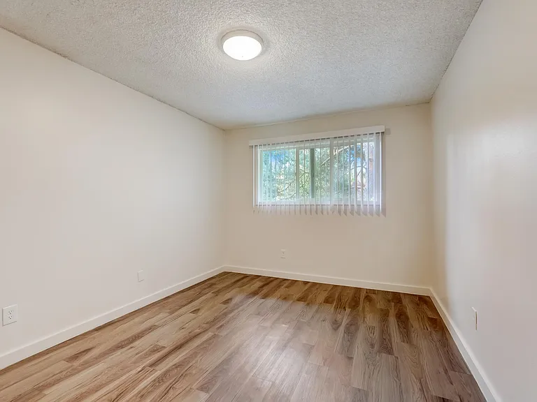 Icon Beaverton — Photo 15
