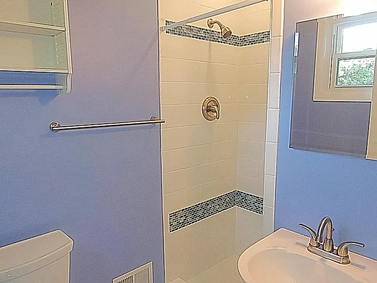 812 Acton Ave — Photo 12