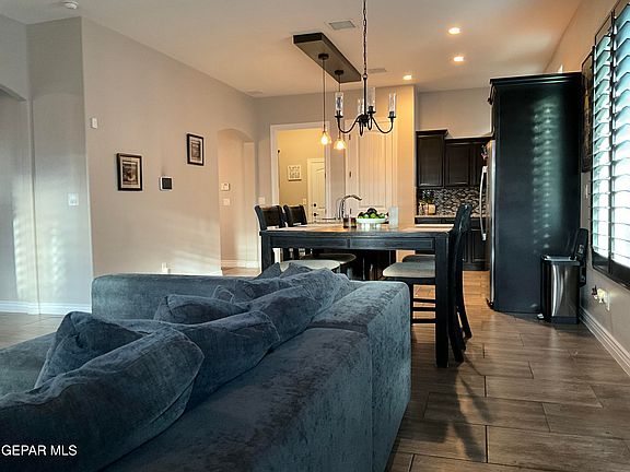 3rd image of 1069 Gaitan St