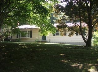 30 Briarwood Dr, Beacon Falls, CT 06403