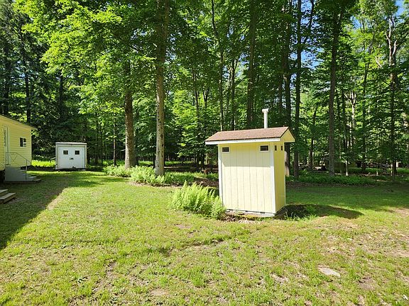 3rd image of 124 Bonnie Ln