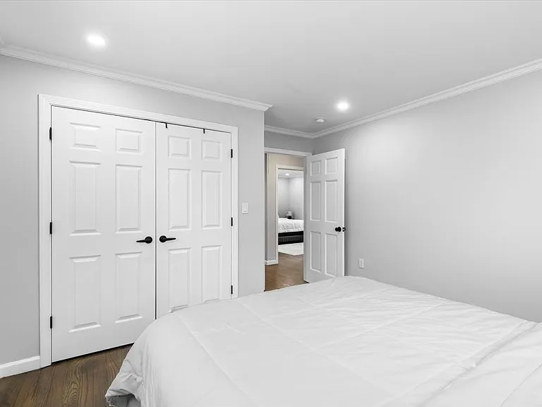 77 Cedar St — Photo 16