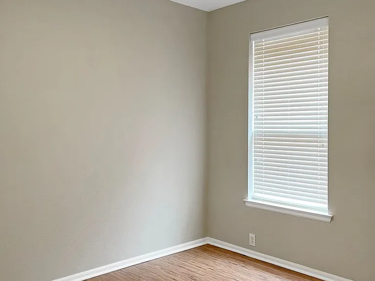 2820 Thorncreek Ln — Photo 10