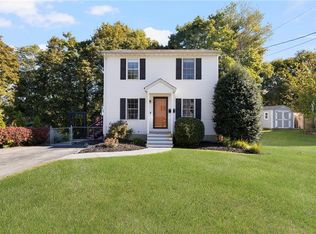 8 Jackson St, Warwick, RI 02888