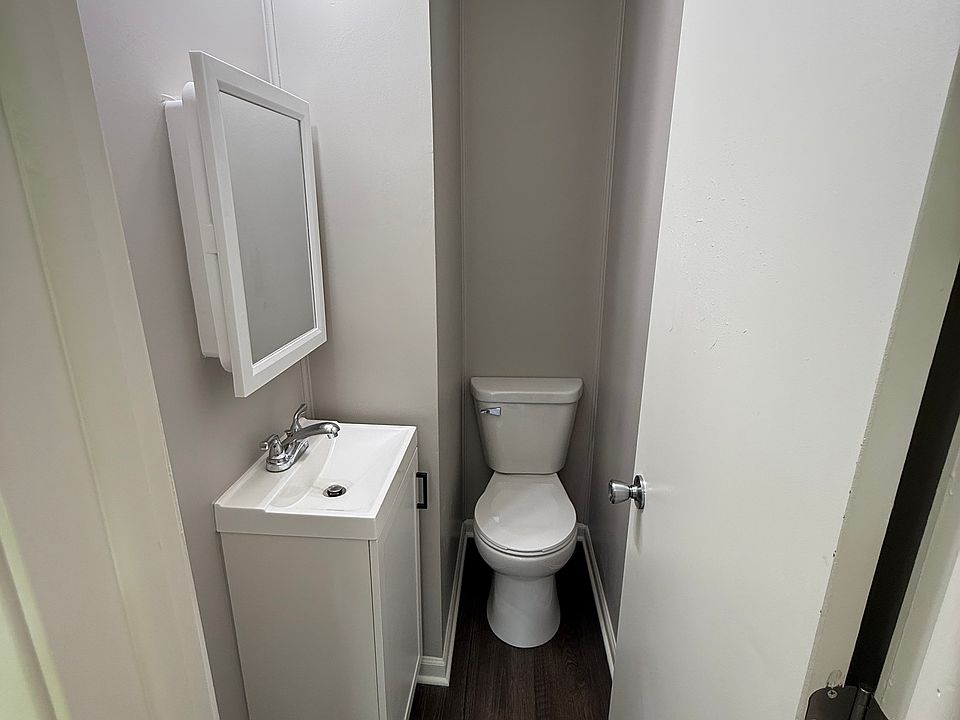 1/2 Bath
