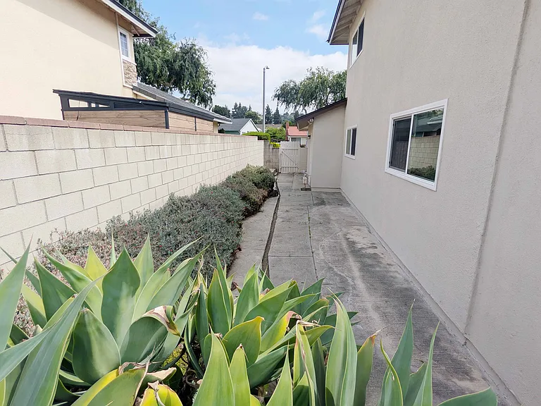20239 Damietta Dr — Photo 27
