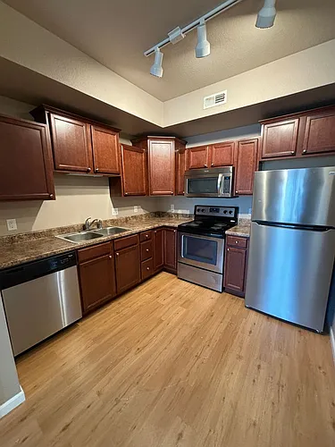 250 West Hills Photo 1