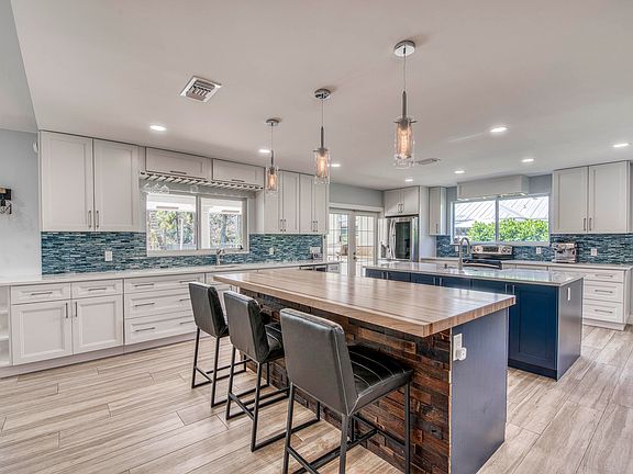 2nd image of 6062 Woodlake Road