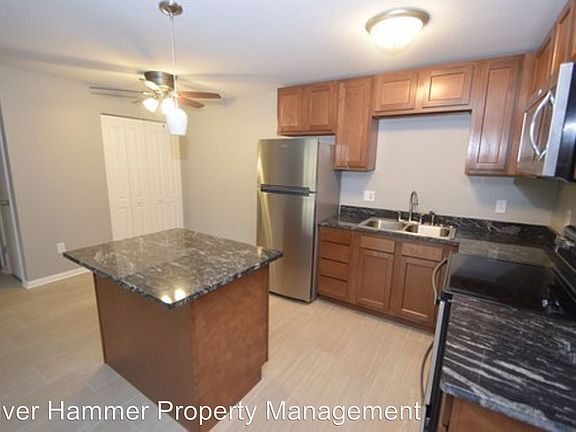 4th image of 629 N Shelby Pl APT 6