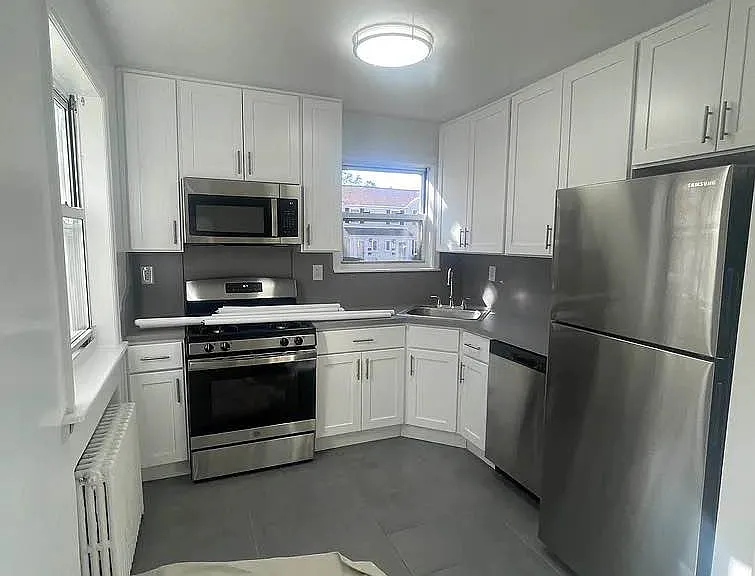 67-13 Cloverdale Blvd #8 — Photo 3