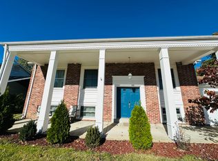 413 Palermo Dr, Ballwin, MO