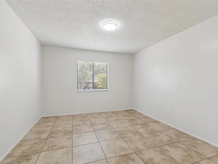 2945 Grovewood Blvd #A — Photo 37