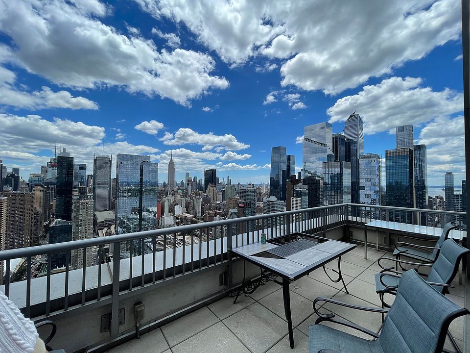 1st image of 620 W 42nd St APT S50f
