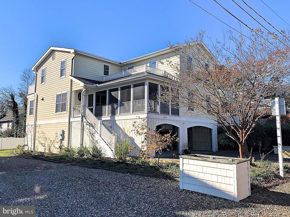 1st image of 304 Hollywood St