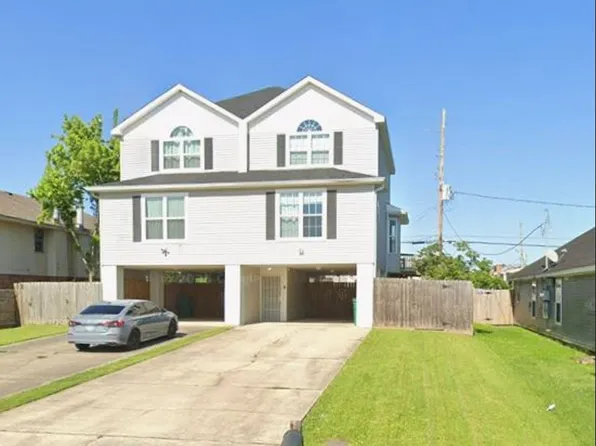 47 Carriage Ln #B, Destrehan, LA 70047