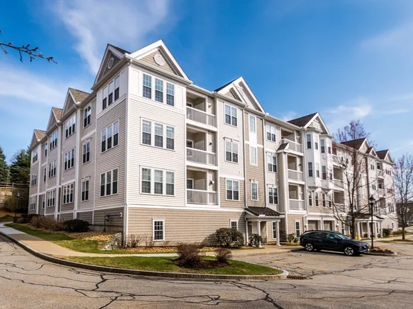 53 Bartlett Way #305, Waltham, MA 02452