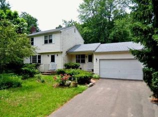19 Meadowbrook Ln, Avon, CT 06001