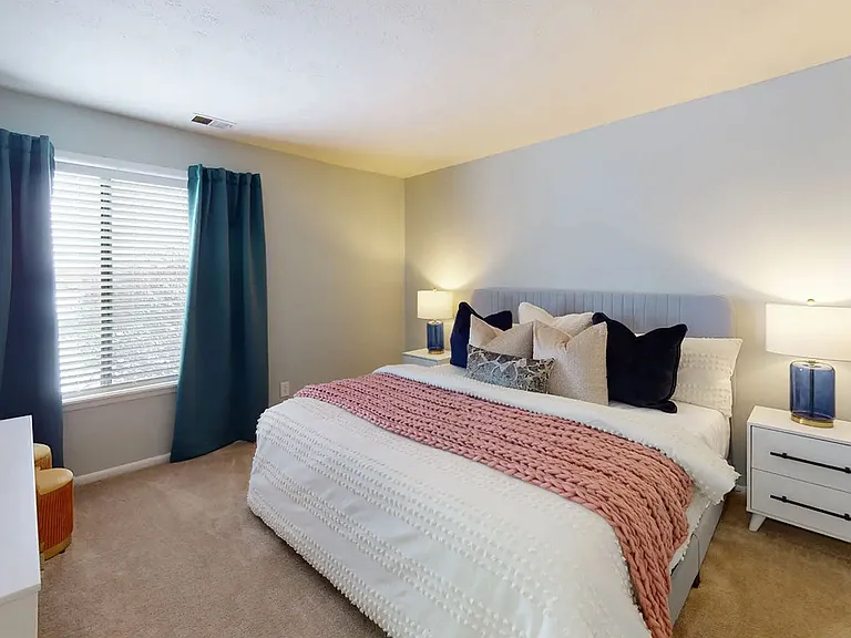 Woodbridge Apartments — Photo 33