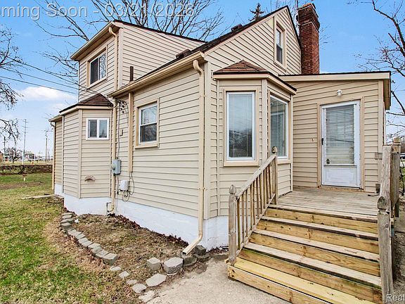 2nd image of 20190 Northline Rd